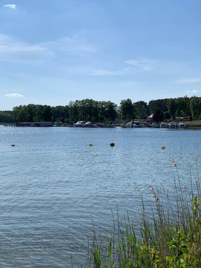 Gemuetlicher Bungalow An Der Mecklenburgischen Seenplatte Jabel Exterior foto
